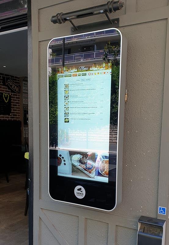 22 WALL-MOUNTED PCAP OUTDOOR TOUCH SCREEN_4