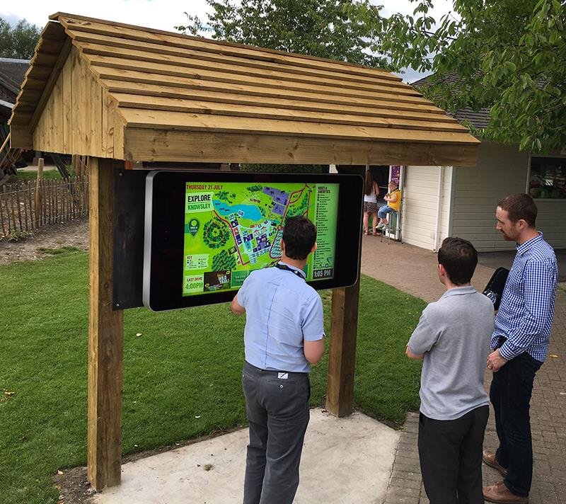 22 WALL-MOUNTED PCAP OUTDOOR TOUCH SCREEN_5